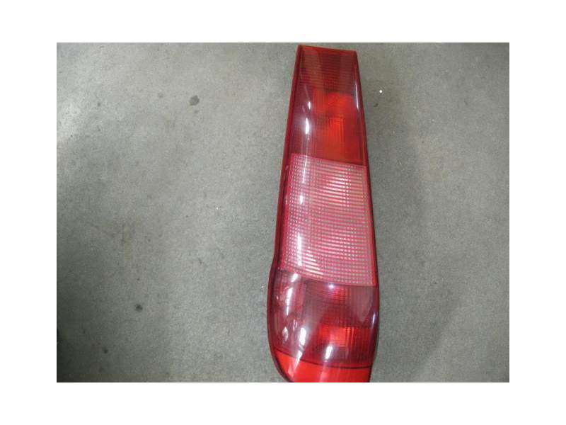 Recambio de piloto trasero izquierdo para fiat punto (176_) 55 1.1 referencia OEM IAM ROJO  