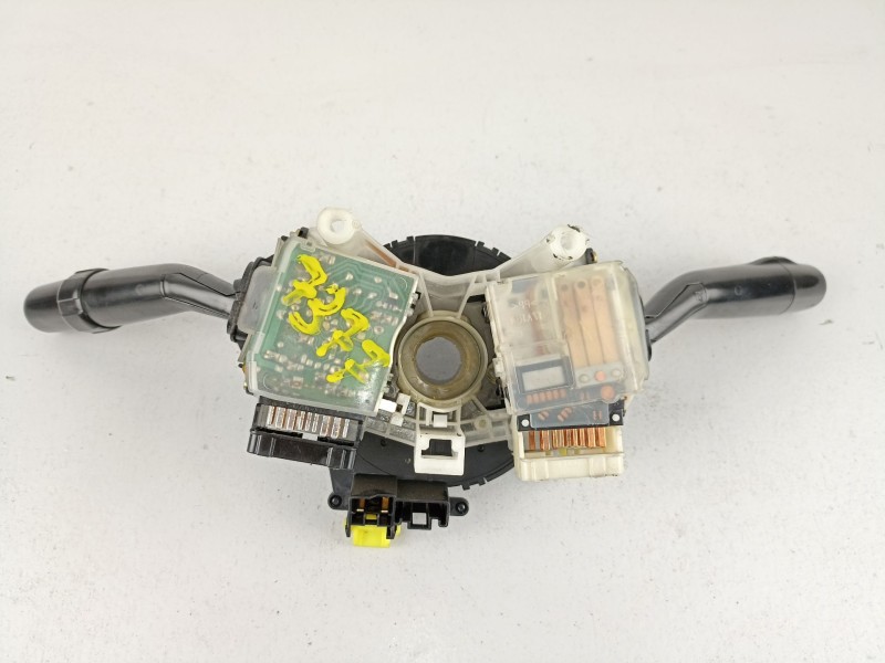 Recambio de mando luces y limpias para toyota prius 1.5 g referencia OEM IAM 8431047030  