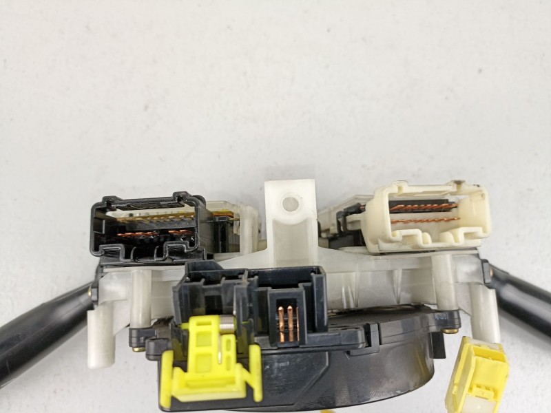 Recambio de mando luces y limpias para toyota prius 1.5 g referencia OEM IAM 8431047030  