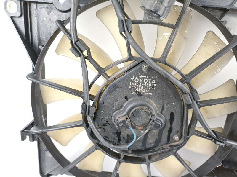 Recambio de electroventilador para toyota prius 1.5 g referencia OEM IAM 1636346060  