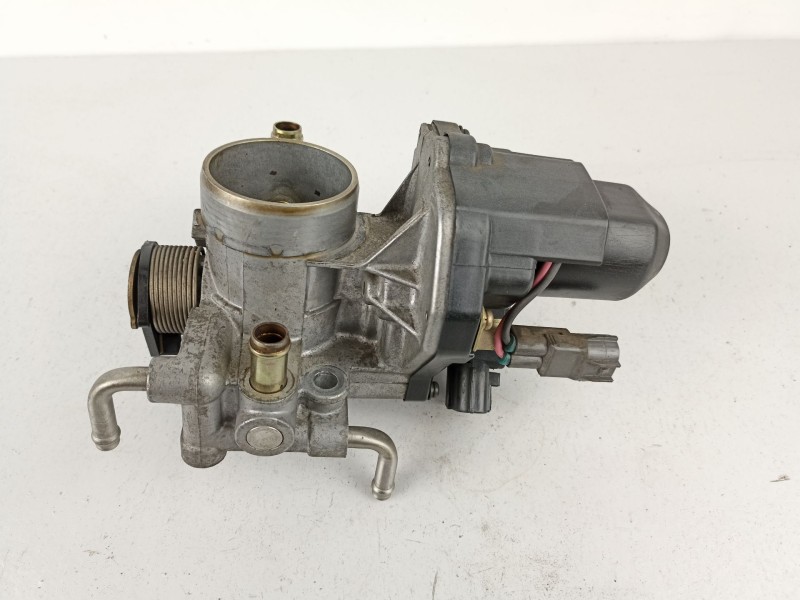 Recambio de caja mariposa para toyota prius 1.5 g referencia OEM IAM 21020  