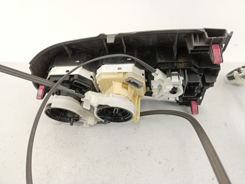 Recambio de mandos calefaccion para toyota yaris 1.3 g 6v referencia OEM IAM 554060D190  