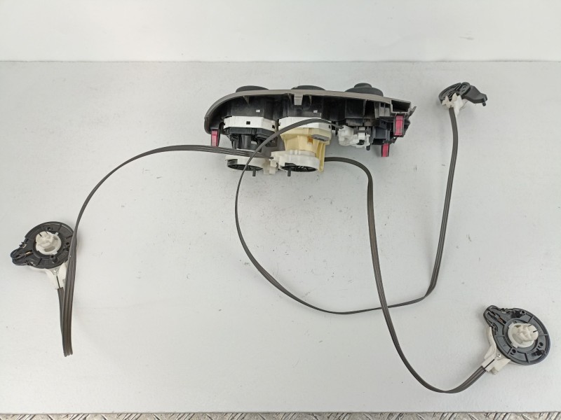 Recambio de mandos calefaccion para toyota yaris 1.3 g 6v referencia OEM IAM 554060D190  