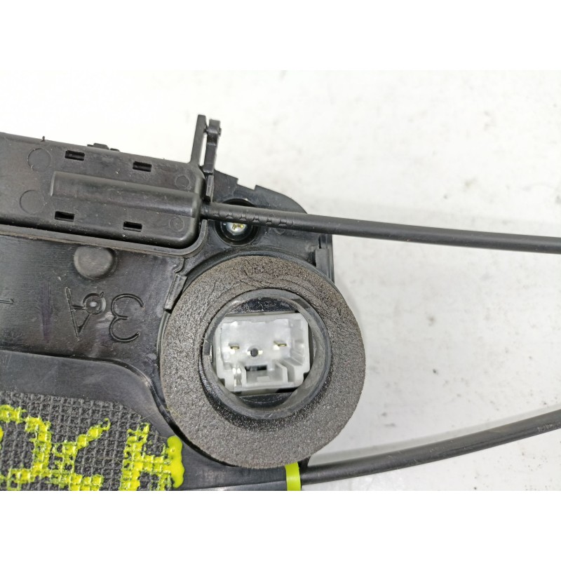 Recambio de cerradura puerta trasera derecha para toyota yaris 1.3 g 6v referencia OEM IAM 690500D110  