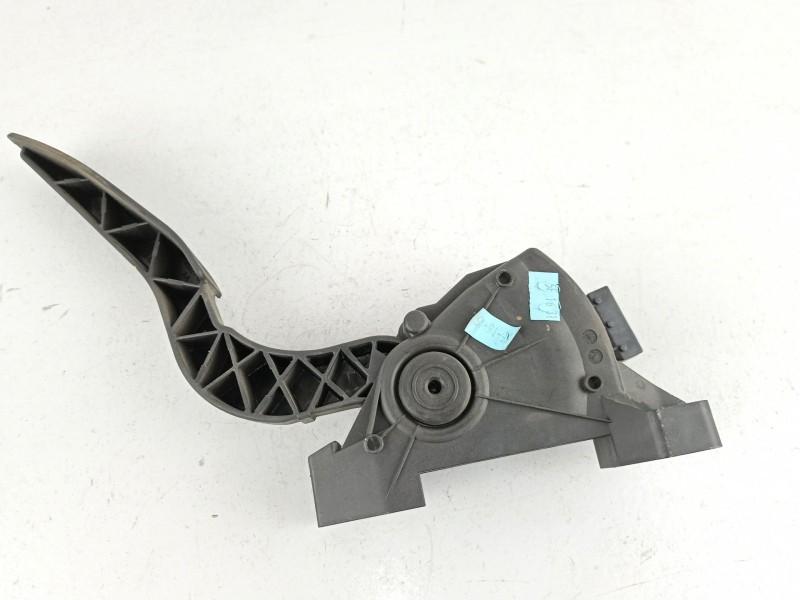 Recambio de potenciometro aceleracion para fiat croma 1.9 jtd -939a1000 (119,64cv 1.9 jtd -939a1000 5p referencia OEM IAM 517335
