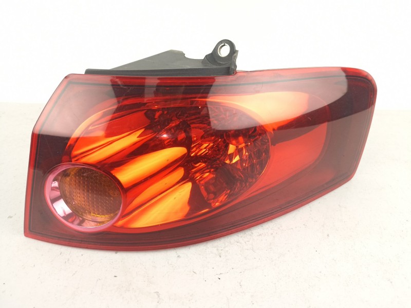 Recambio de piloto trasero izquierdo para fiat croma 1.9 jtd -939a1000 (119,64cv 1.9 jtd -939a1000 5p referencia OEM IAM 5172725