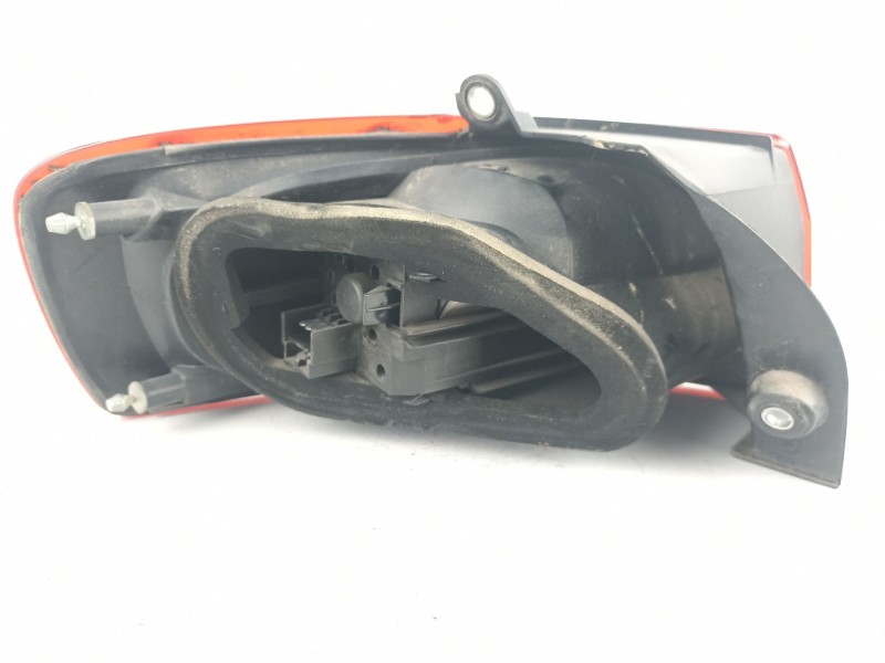 Recambio de piloto trasero izquierdo para fiat croma 1.9 jtd -939a1000 (119,64cv 1.9 jtd -939a1000 5p referencia OEM IAM 5172725