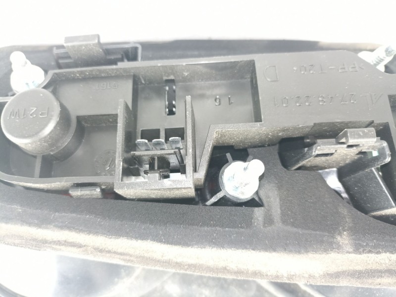 Recambio de piloto porton derecho para fiat croma 1.9 jtd -939a1000 (119,64cv 1.9 jtd -939a1000 5p referencia OEM IAM 51727251  