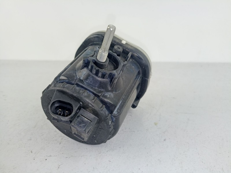 Recambio de antiniebla derecho para fiat croma 1.9 jtd -939a1000 (119,64cv 1.9 jtd -939a1000 5p referencia OEM IAM 370407486  