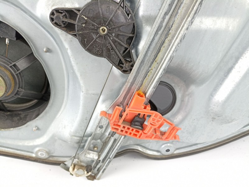 Recambio de elevalunas trasero izquierdo para fiat croma 1.9 jtd -939a1000 (119,64cv 1.9 jtd -939a1000 5p referencia OEM IAM 517