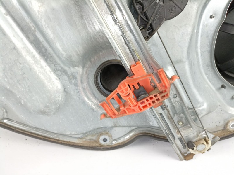 Recambio de elevalunas trasero derecho para fiat croma 1.9 jtd -939a1000 (119,64cv 1.9 jtd -939a1000 5p referencia OEM IAM 51746