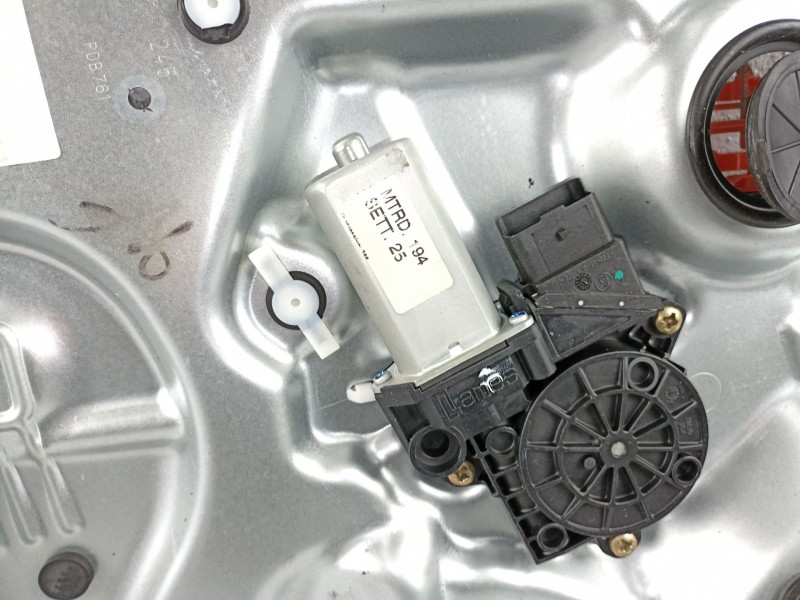 Recambio de elevalunas trasero derecho para fiat croma 1.9 jtd -939a1000 (119,64cv 1.9 jtd -939a1000 5p referencia OEM IAM 51746