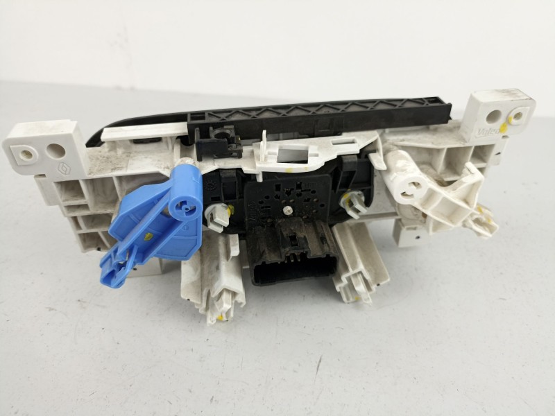 Recambio de mandos calefaccion para dacia sandero 1.2 g - d4f f732 referencia OEM IAM 6001551800  