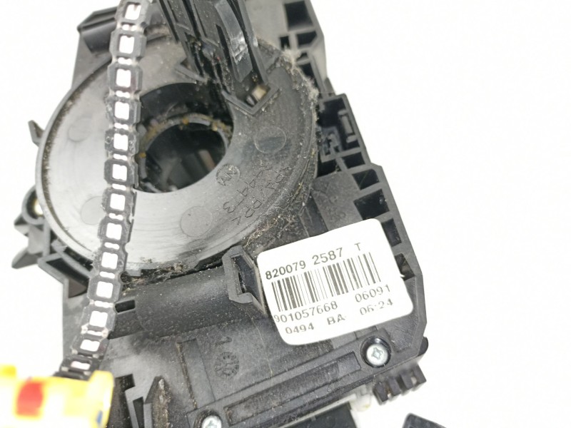 Recambio de mando luces y limpias para dacia sandero 1.2 g - d4f f732 referencia OEM IAM 8200792587  