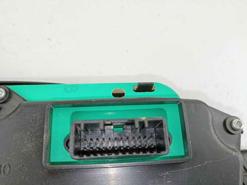 Recambio de cuadro instrumentos para dacia sandero 1.2 g - d4f f732 referencia OEM IAM 248104802R  