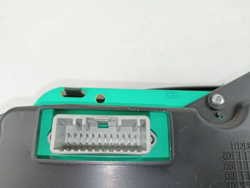 Recambio de cuadro instrumentos para dacia sandero 1.2 g - d4f f732 referencia OEM IAM 248104802R  