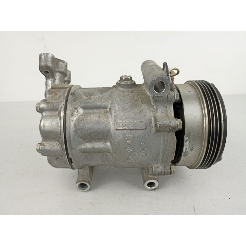 Recambio de aire acondicionado para dacia sandero 1.2 g - d4f f732 referencia OEM IAM 8200840899  