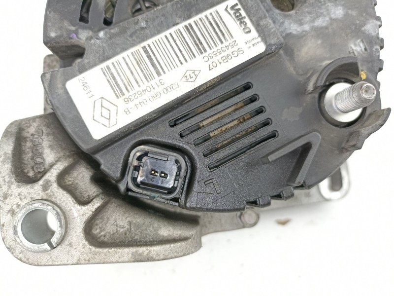 Recambio de alternador para dacia sandero 1.2 g - d4f f732 referencia OEM IAM 8200660044  