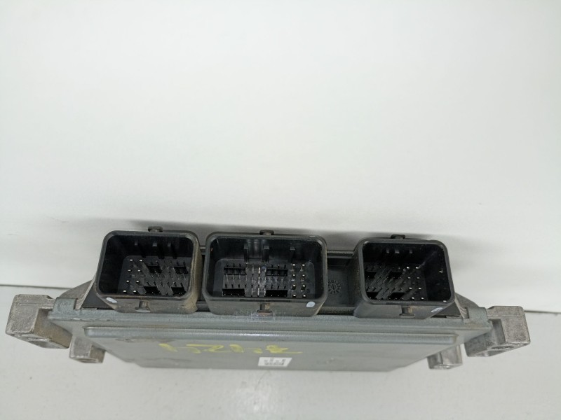 Recambio de centralita para dacia sandero 1.2 g - d4f f732 referencia OEM IAM 8201117953  