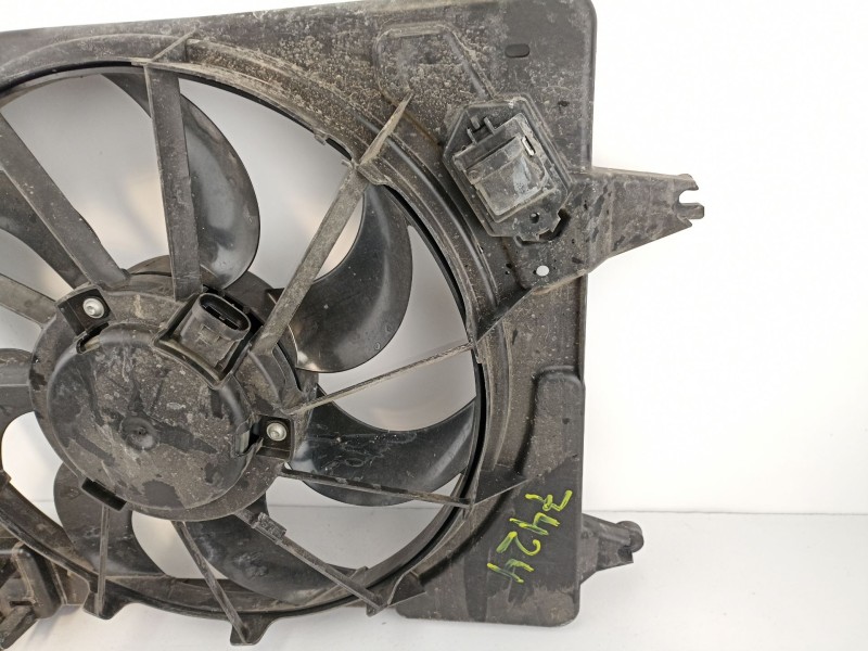 Recambio de electroventilador para dacia sandero 1.2 g - d4f f732 referencia OEM IAM 8200765566  