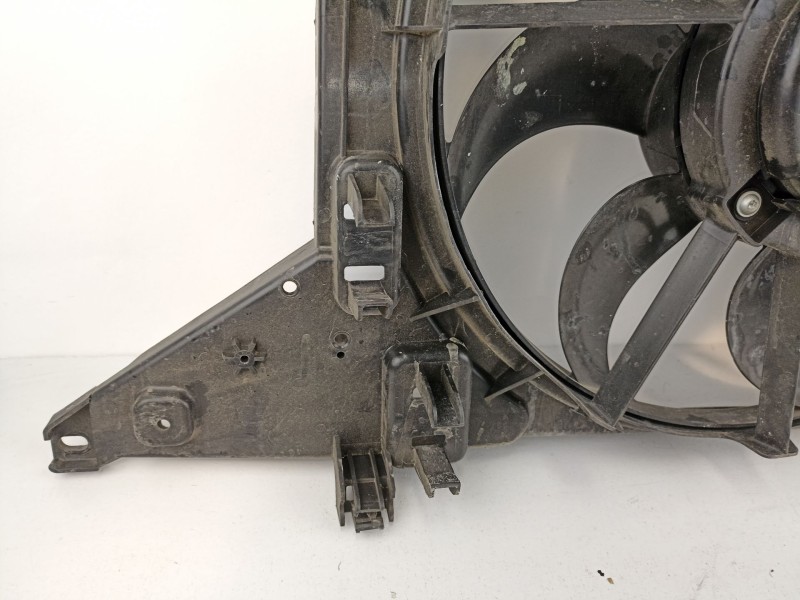 Recambio de electroventilador para dacia sandero 1.2 g - d4f f732 referencia OEM IAM 8200765566  