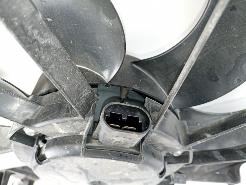 Recambio de electroventilador para dacia sandero 1.2 g - d4f f732 referencia OEM IAM 8200765566  