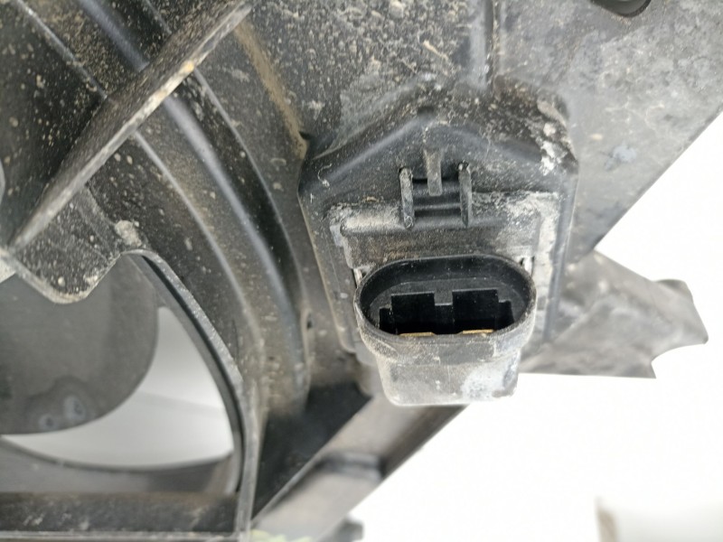 Recambio de electroventilador para dacia sandero 1.2 g - d4f f732 referencia OEM IAM 8200765566  