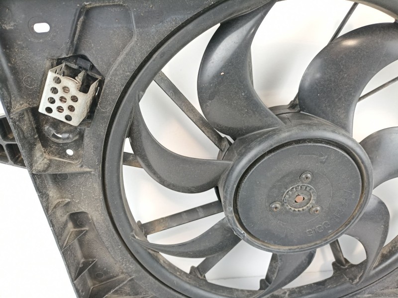 Recambio de electroventilador para dacia sandero 1.2 g - d4f f732 referencia OEM IAM 8200765566  