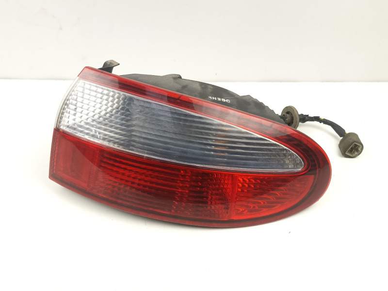 Recambio de piloto trasero derecho para daewoo lanos (klat) 1.5 referencia OEM IAM 96304619  