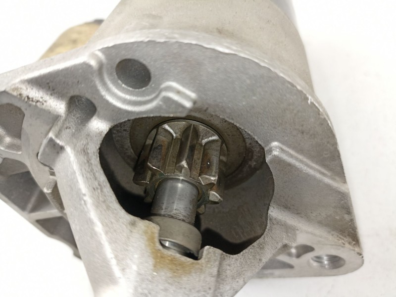 Recambio de motor arranque para dacia logan básico referencia OEM IAM 8200240487  