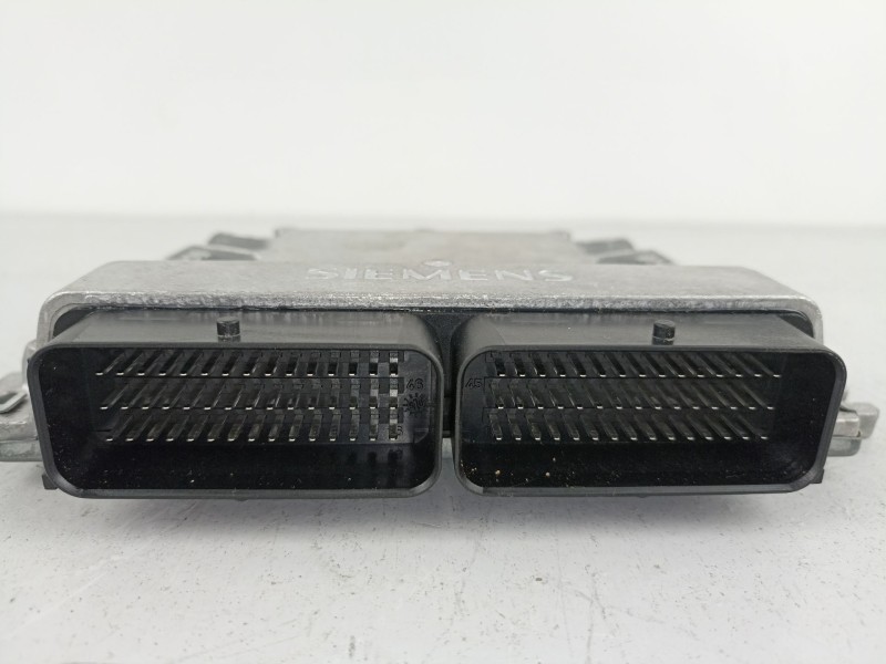 Recambio de centralita para dacia logan básico referencia OEM IAM 8200483732 S110140011A 