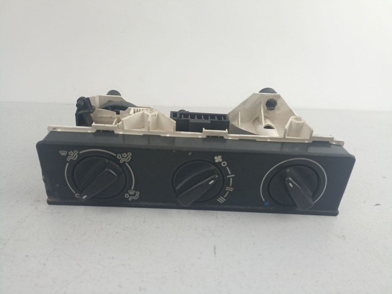 Recambio de mandos calefaccion para skoda felicia 1.9 d referencia OEM IAM 6U0819045  