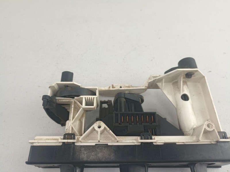 Recambio de mandos calefaccion para skoda felicia 1.9 d referencia OEM IAM 6U0819045  