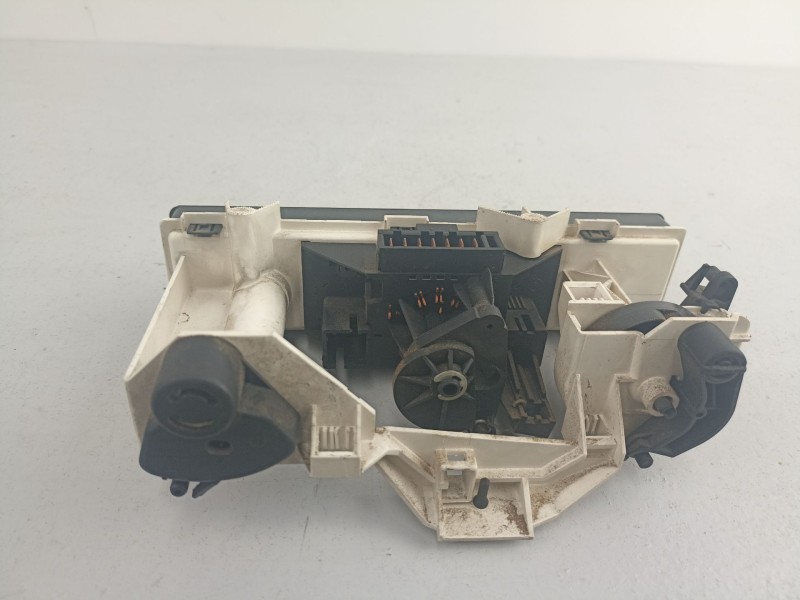 Recambio de mandos calefaccion para skoda felicia 1.9 d referencia OEM IAM 6U0819045  