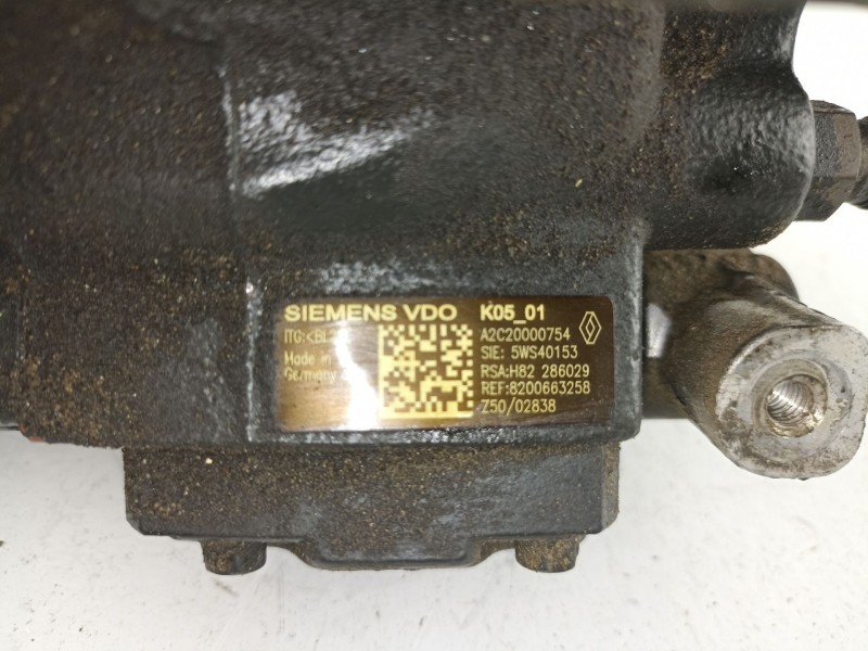 Recambio de bomba inyectora diesel para nissan qashqai (j10) tekna referencia OEM IAM 17040JD51A 8200663258 