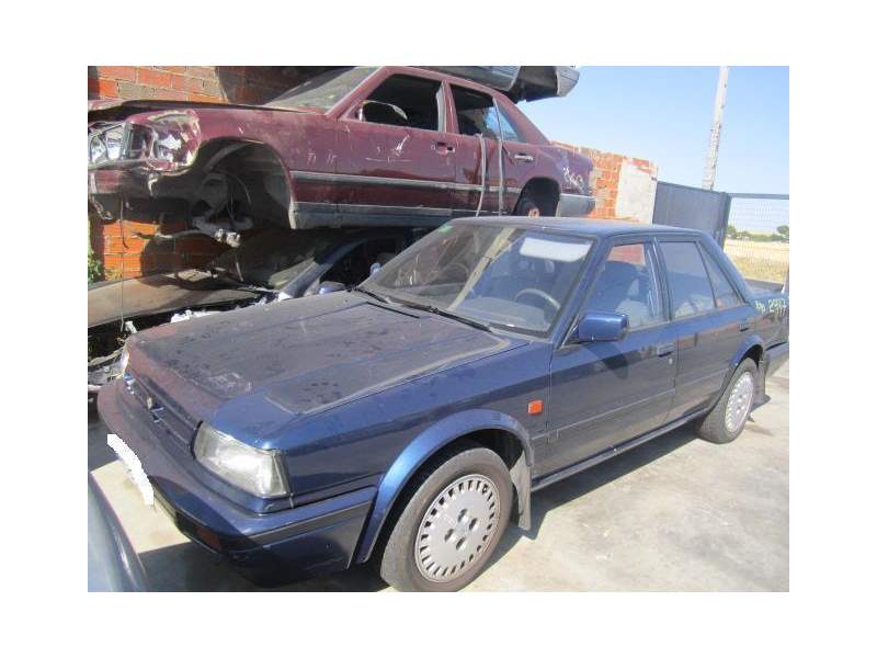 nissan bluebird del año 1990
