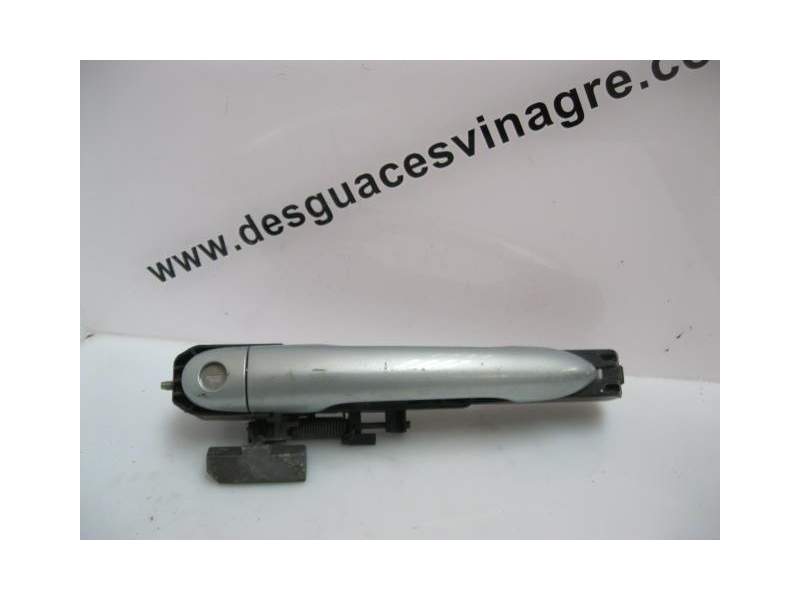 Recambio de manilla delantera izquierda para renault laguna 1.9 d f9q c6 referencia OEM IAM GRIS  