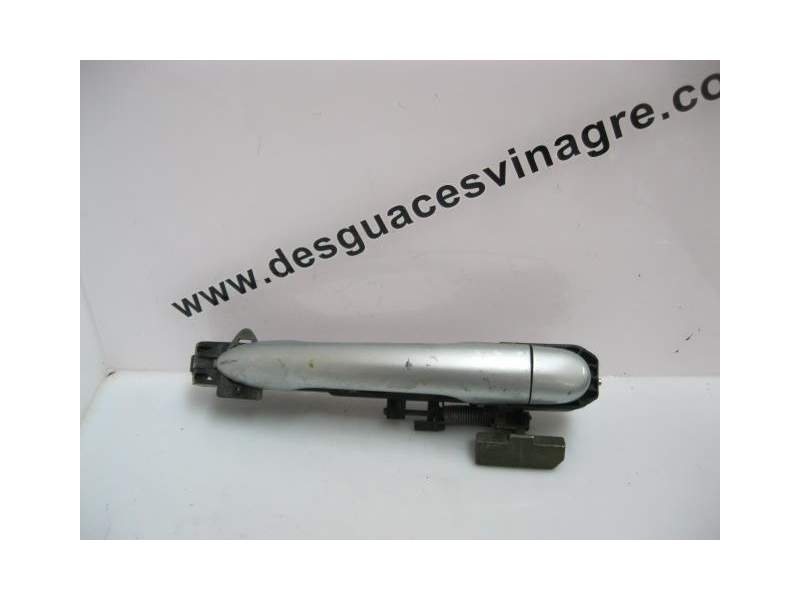 Recambio de manilla trasera derecha para renault laguna 1.9 d f9q c6 referencia OEM IAM GRIS  