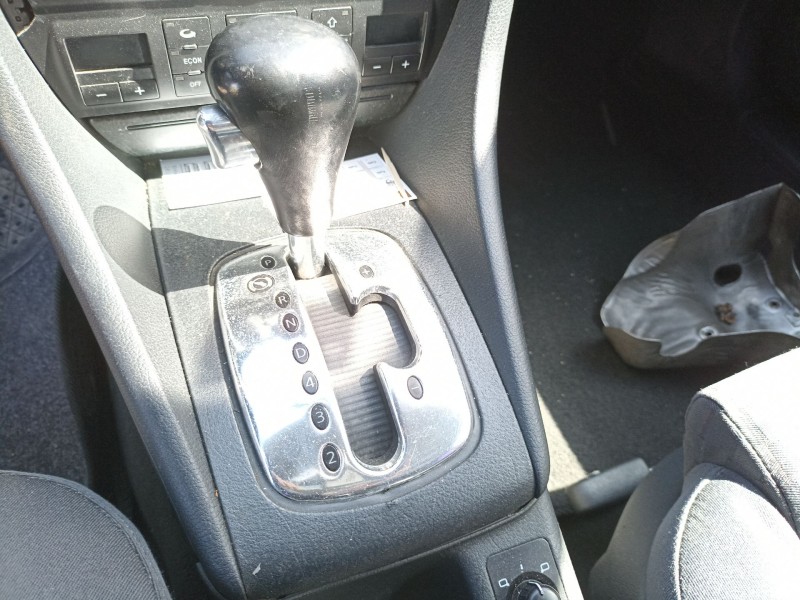 audi a6 2.5 del año 2000