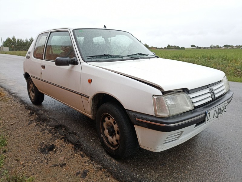 peugeot 205 del año 1996