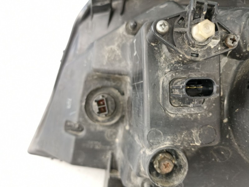 Recambio de faro derecho para nissan x-trail 2.2 d referencia OEM IAM 260108H90A  