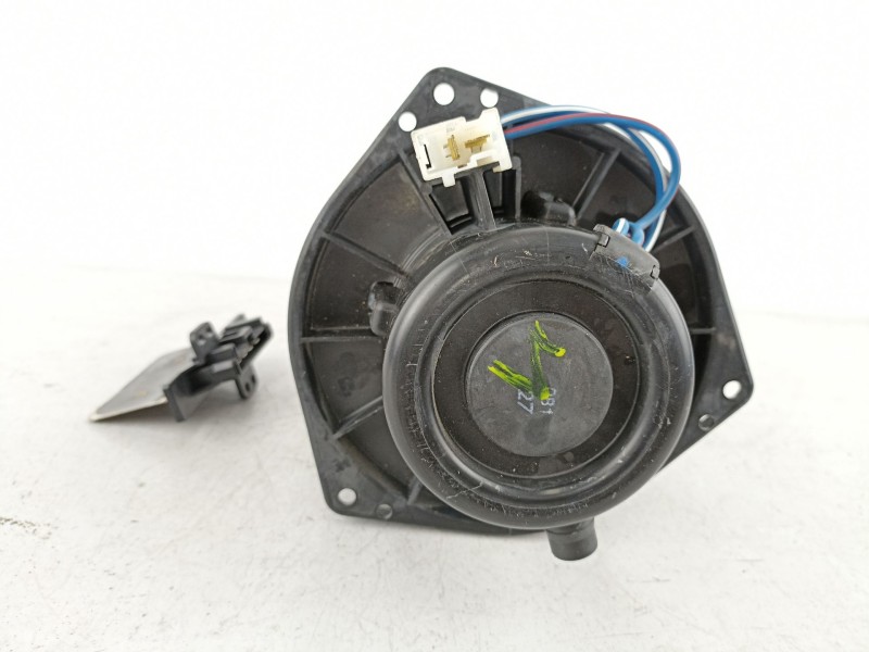 Recambio de motor calefaccion para nissan vanette 2.3 d cargo referencia OEM IAM 272207C302  