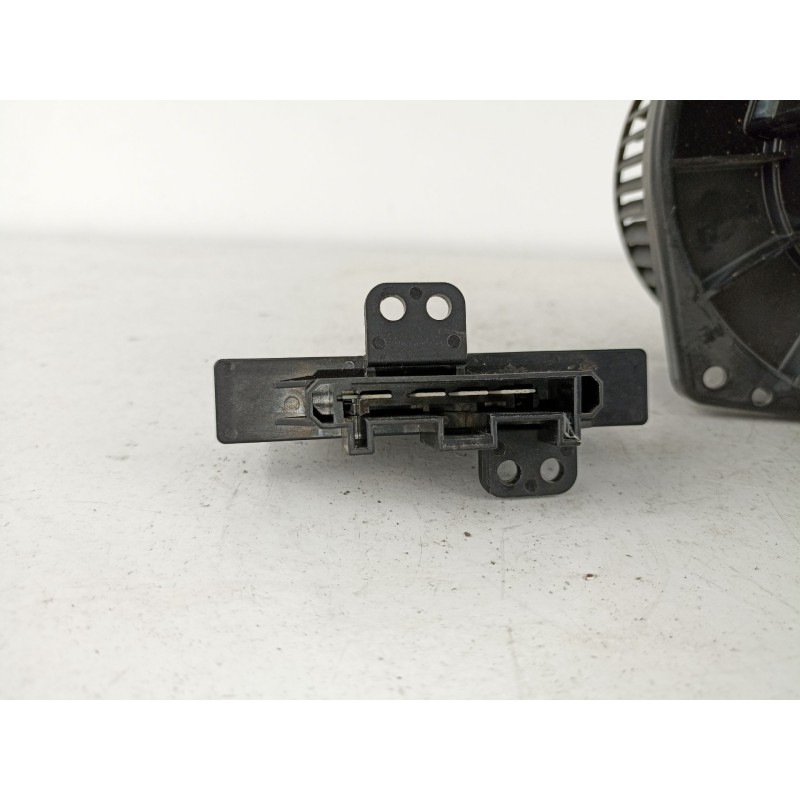 Recambio de motor calefaccion para nissan vanette 2.3 d cargo referencia OEM IAM 272207C302  