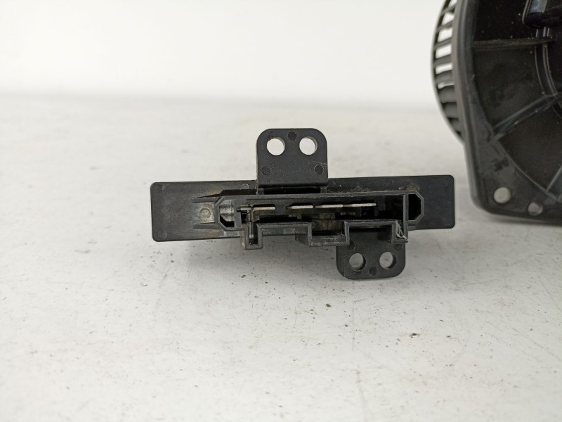 Recambio de motor calefaccion para nissan vanette 2.3 d cargo referencia OEM IAM 272207C302  