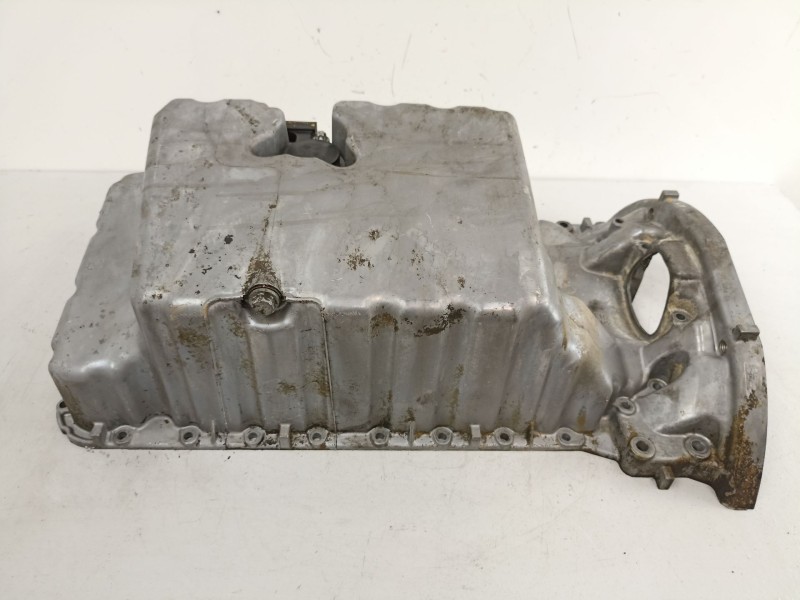 Recambio de carter aceite para m. benz vito 2.0 cdi 108 cdi referencia OEM IAM A6110140202  