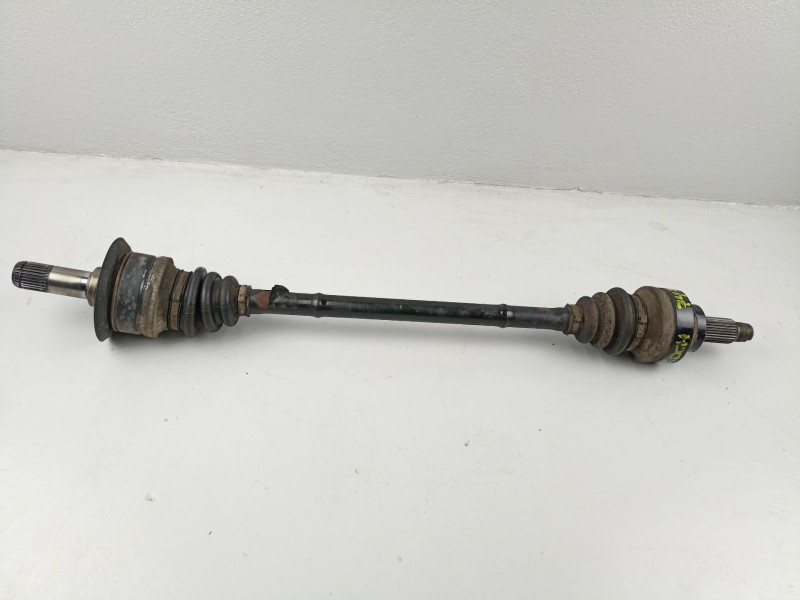 Recambio de transmision trasera derecha para bmw 320 f31 xdrive ranchera referencia OEM IAM 7597682A104  