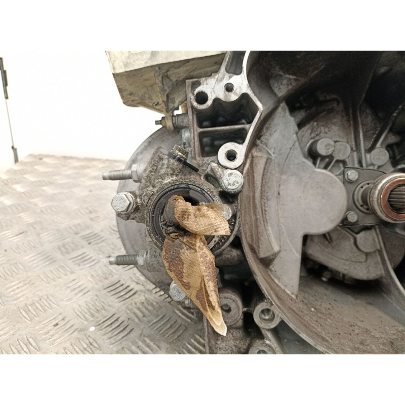 Recambio de cambio 5v ( turbo diesel ) para citroen c 4 1.6 hdi referencia OEM IAM 20DM75  