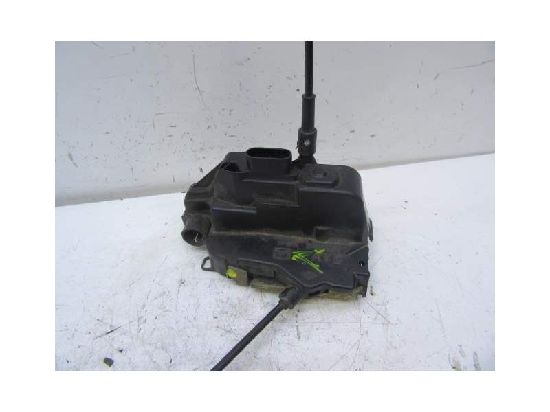 Recambio de cerradura puerta delantera derecha para renault laguna 1.9 td /f9q c7 referencia OEM IAM 8200000662  
