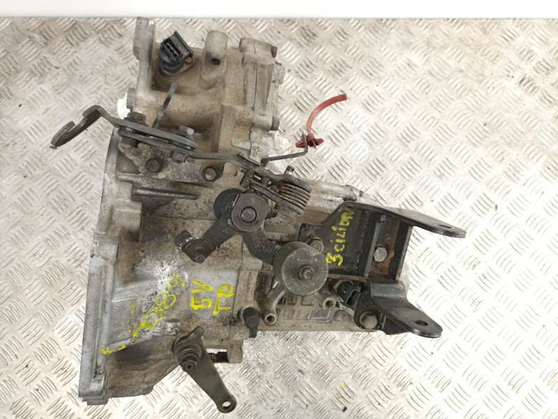 Recambio de cambio 5v ( turbo diesel ) para hyundai accent 1.5 td 3 cilindros referencia OEM IAM J22073  