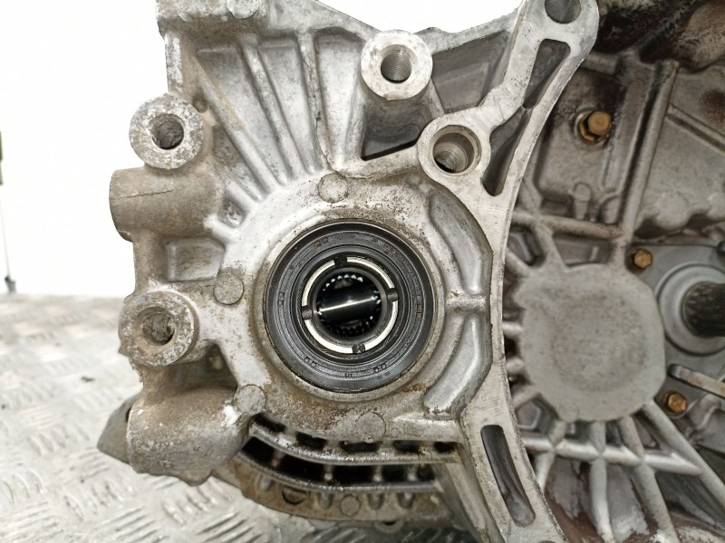 Recambio de cambio 5v ( turbo diesel ) para hyundai accent 1.5 td 3 cilindros referencia OEM IAM J22073  